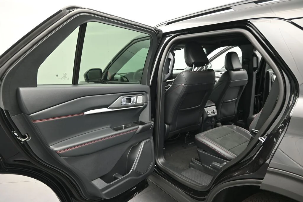 New 2026 Agate Black Metallic Ford ST image 13