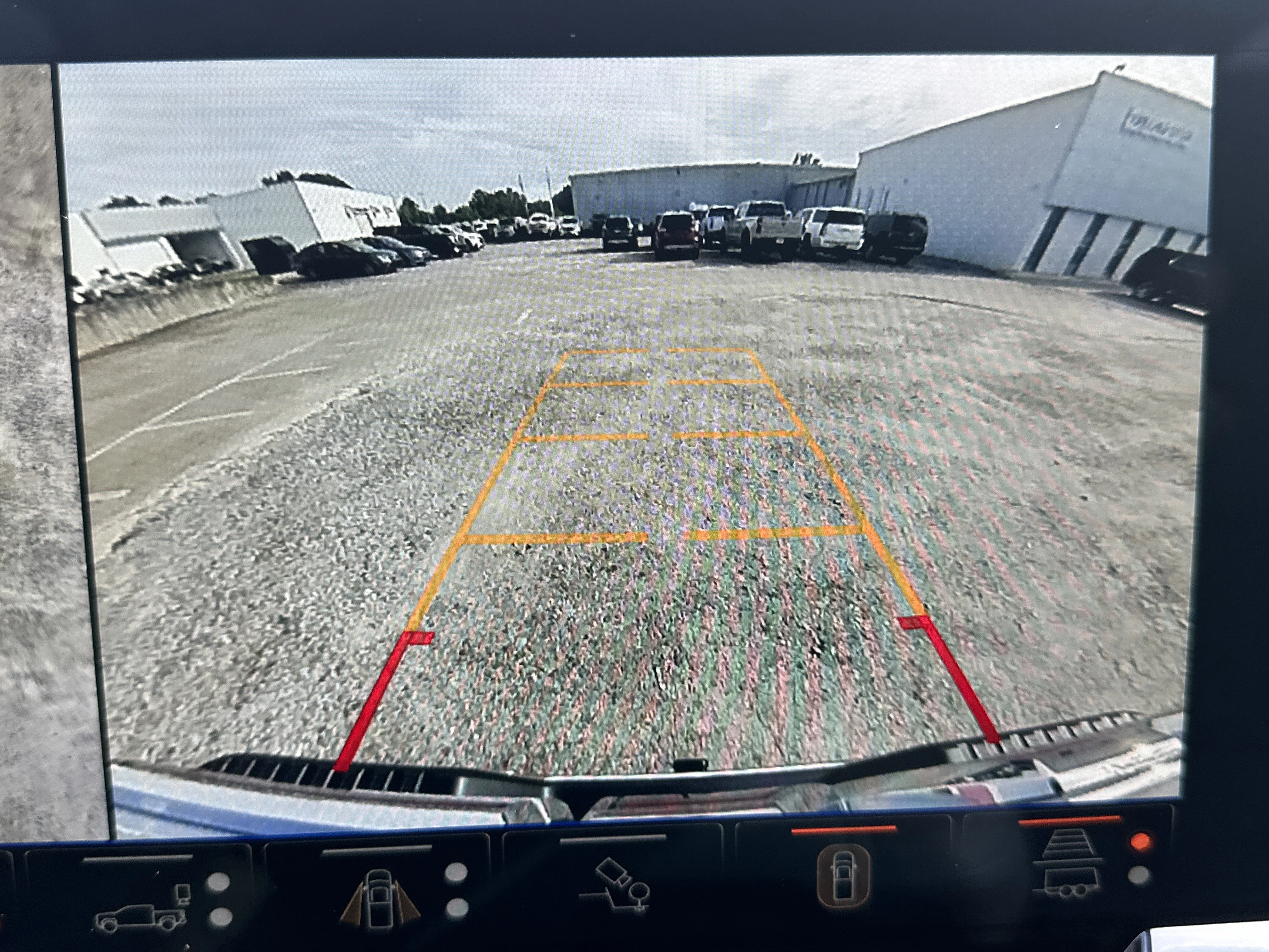 Certified Used 2025 White Frost Tricoat GMC SLT image 31