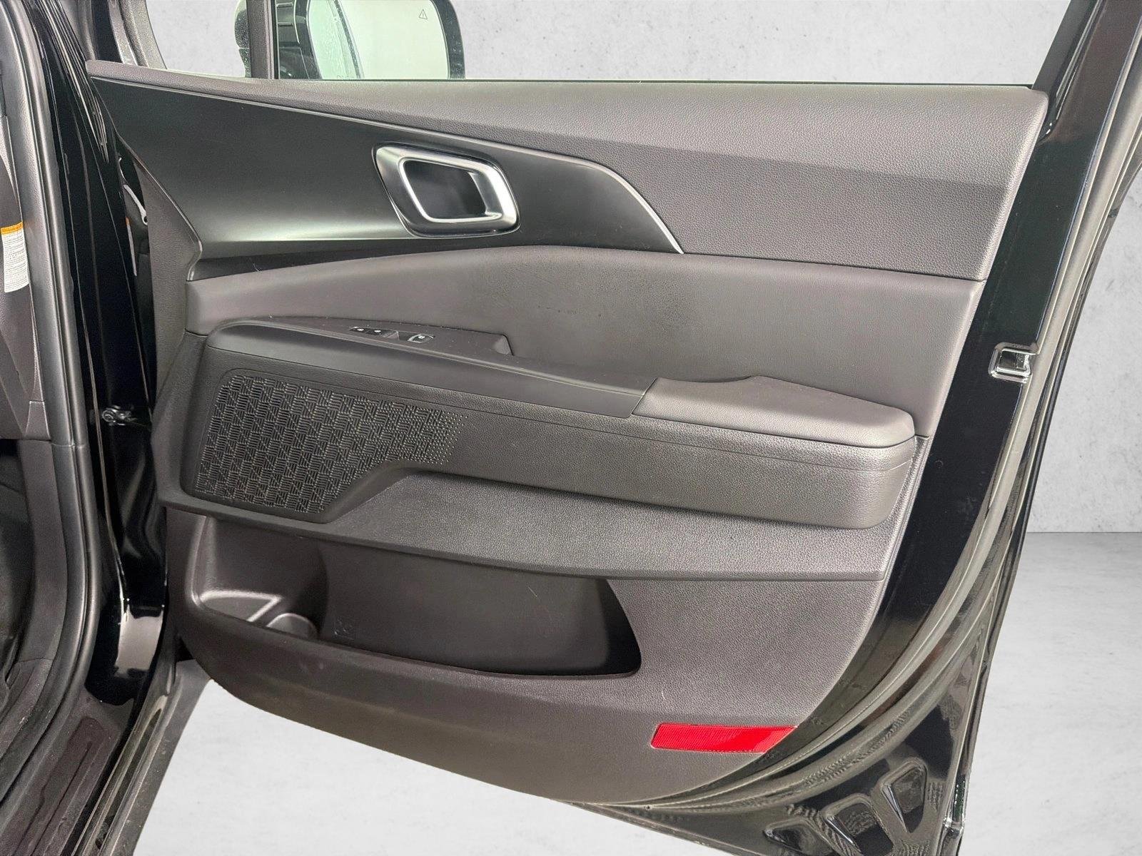 Used 2025 Aurora Black Pearl Kia SX image 16