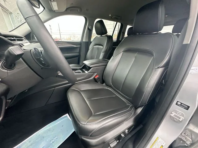 Used 2023 Silver Jeep Limited image 13