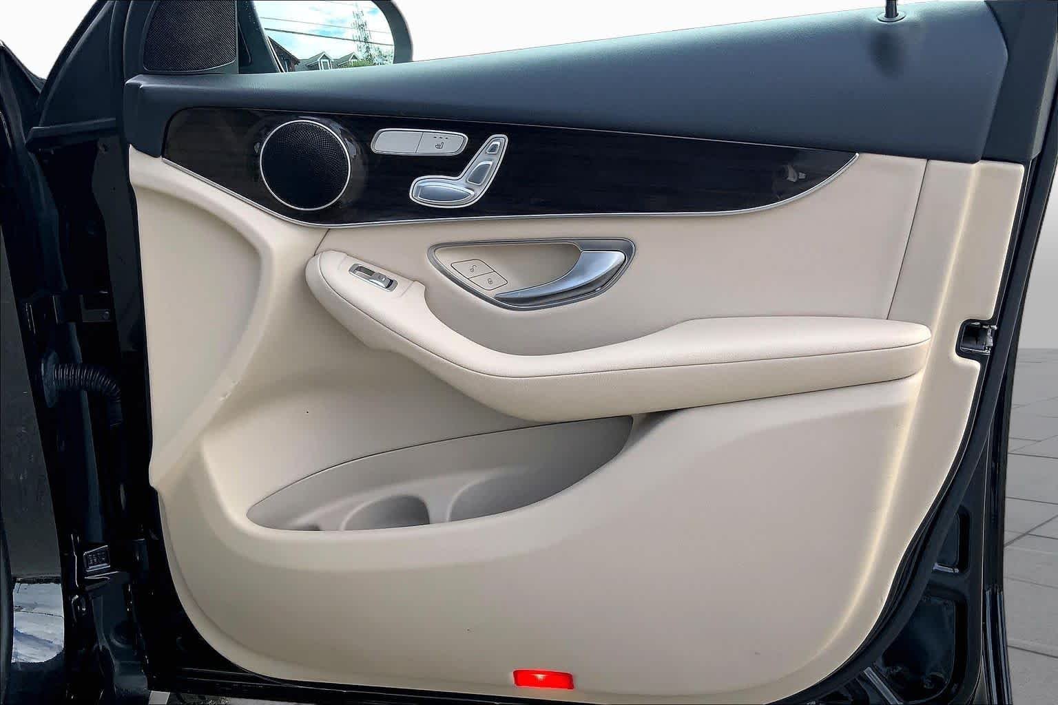 Used 2018 Black Mercedes-Benz GLC 300 image 22