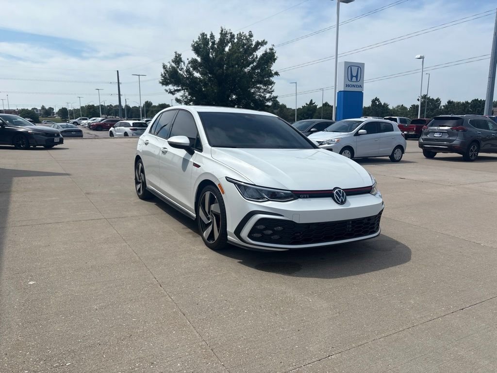 Used 2022 White Volkswagen 2.0T S image 3