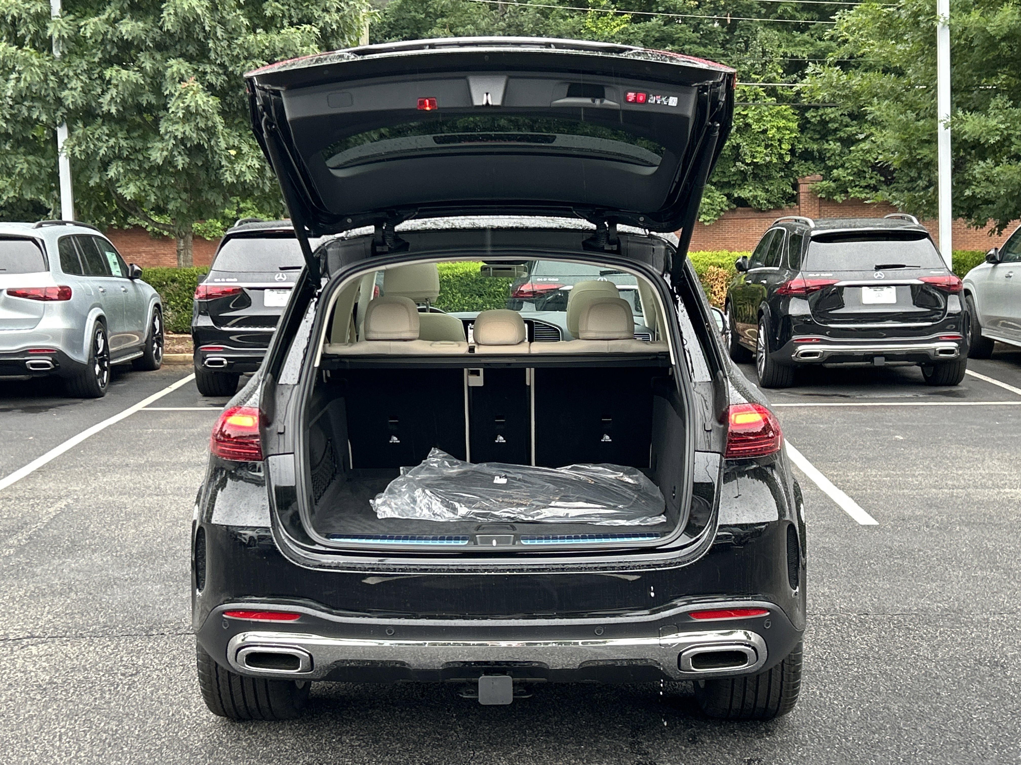 New 2026 Obsidian Black Metallic Mercedes-Benz GLE 450 4MATIC® SUV image 8