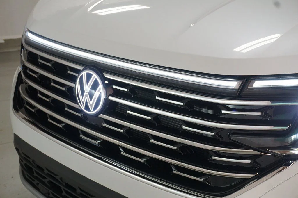 New 2026 Opal White Volkswagen 2.0T SEL image 38