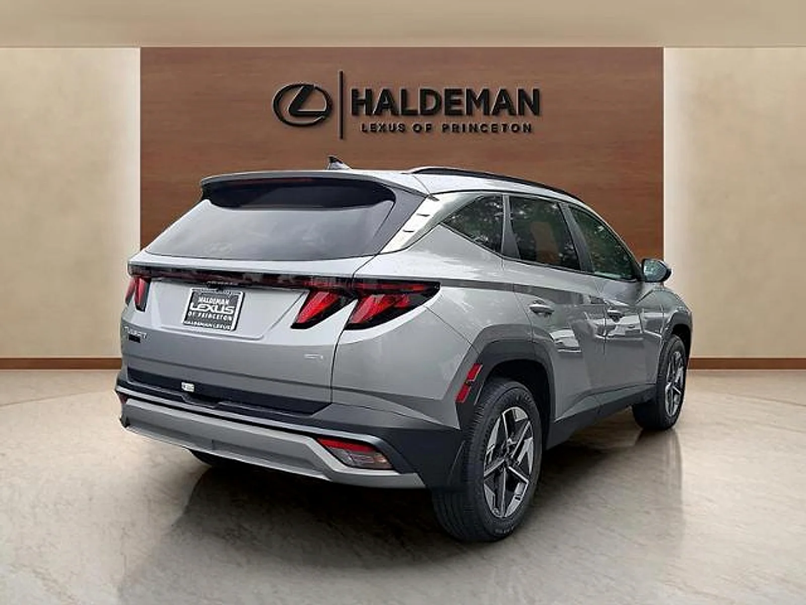 Used 2025 Shimmering Silver Hyundai SEL image 6