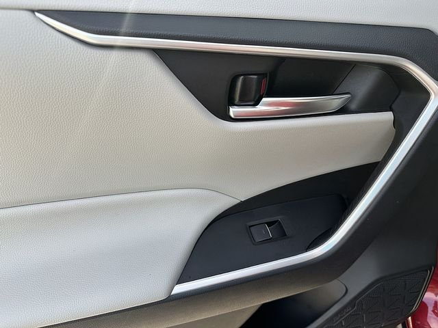 Used 2025 Red Toyota XLE Premium image 19