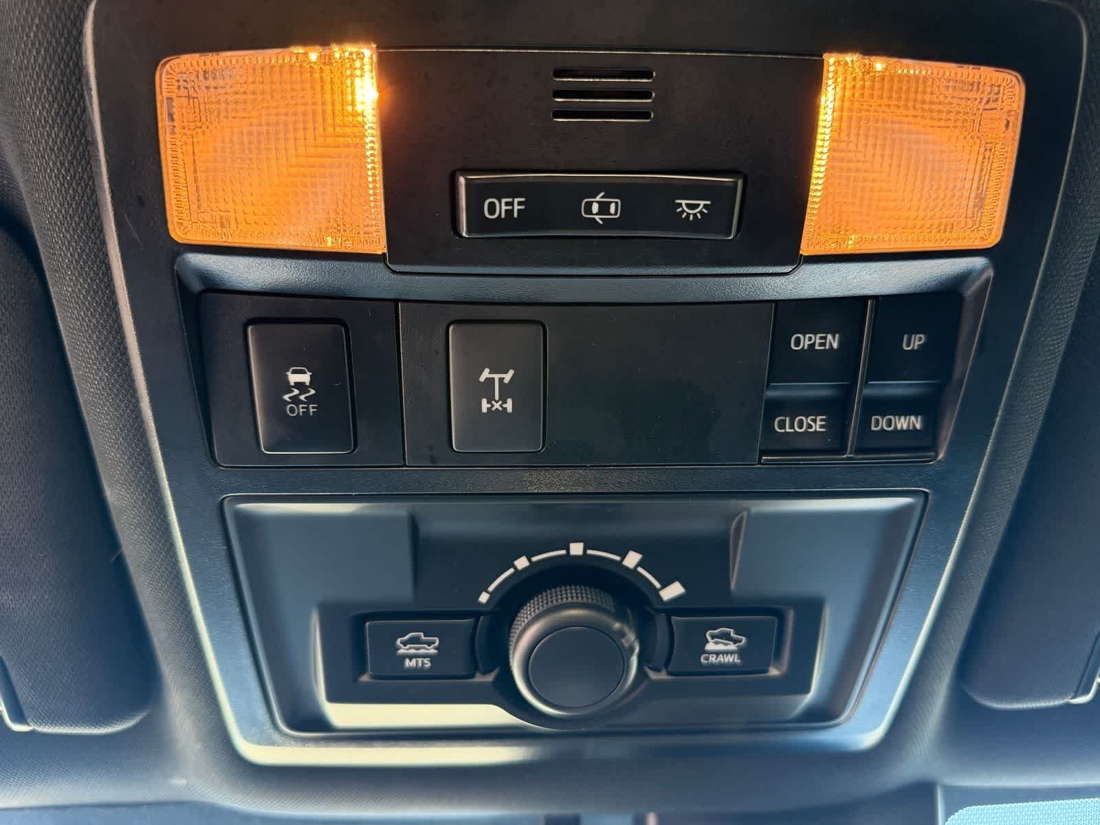 Used 2019 Midnight Black Metallic Toyota SR5 image 31