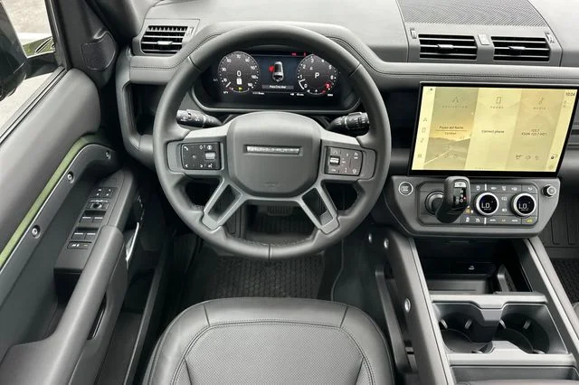 New 2026 Woolstone Green Land Rover X-Dynamic SE image 13