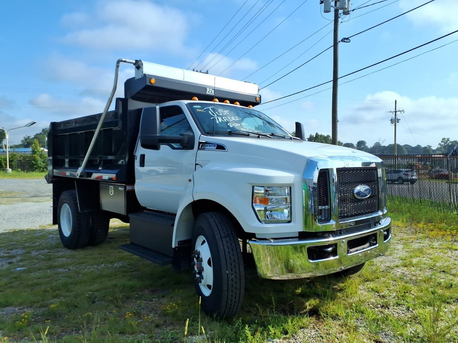 Used 2024 WHITE FORD MEDIUM TRUCK  image 3
