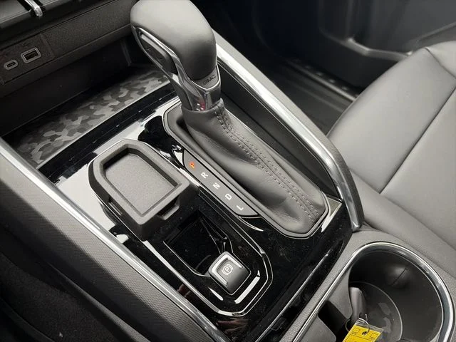 New 2026 White GMC Elevation image 19