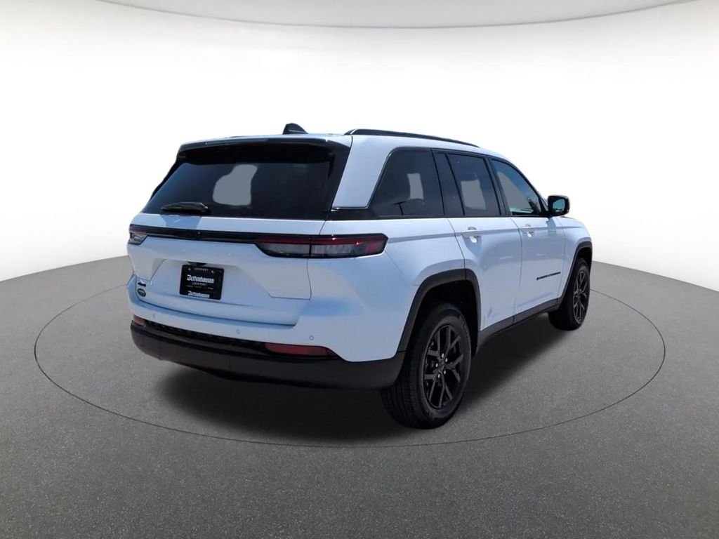 Used 2025 White Jeep Altitude X image 11
