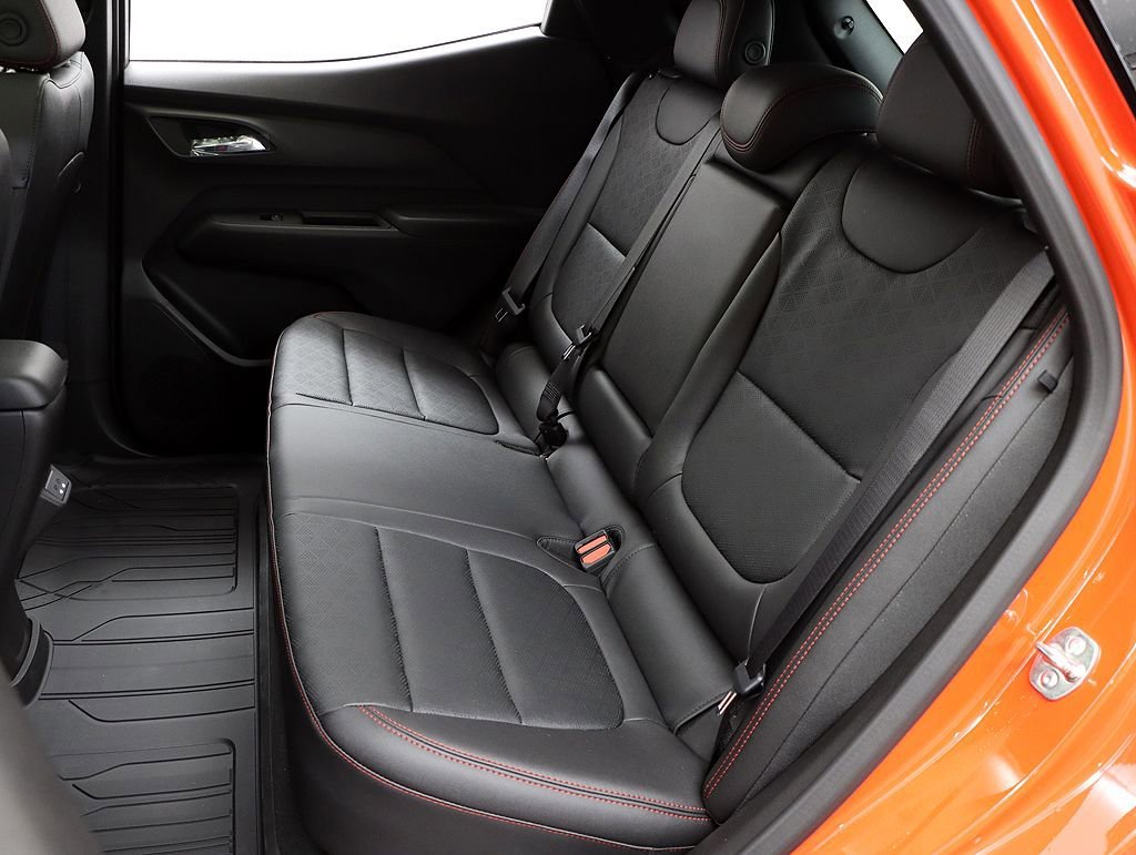 2027 Chevrolet Bolt RS - Photo 14