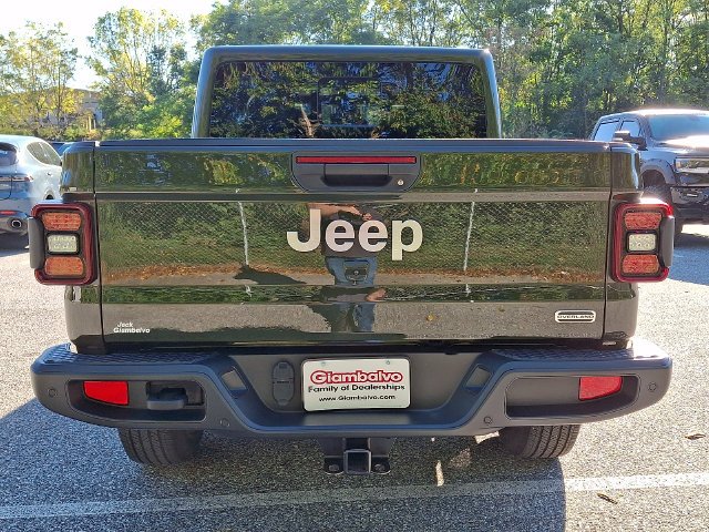 Used 2022 Green Jeep Overland image 5