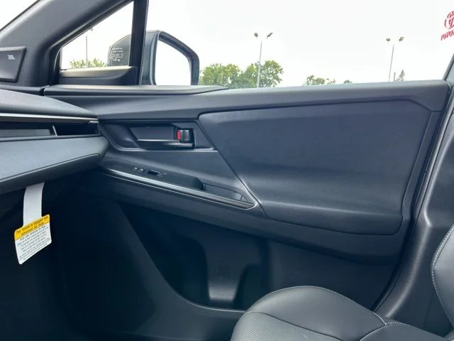 New 2026 Supersonic Red with Midnight Black Metallic roof <sup>1</sup> Toyota  Limited image 40