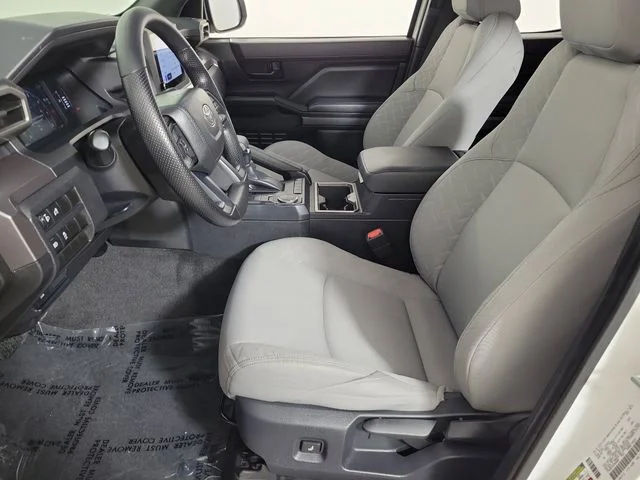 Used 2025 White Toyota SR5 image 19