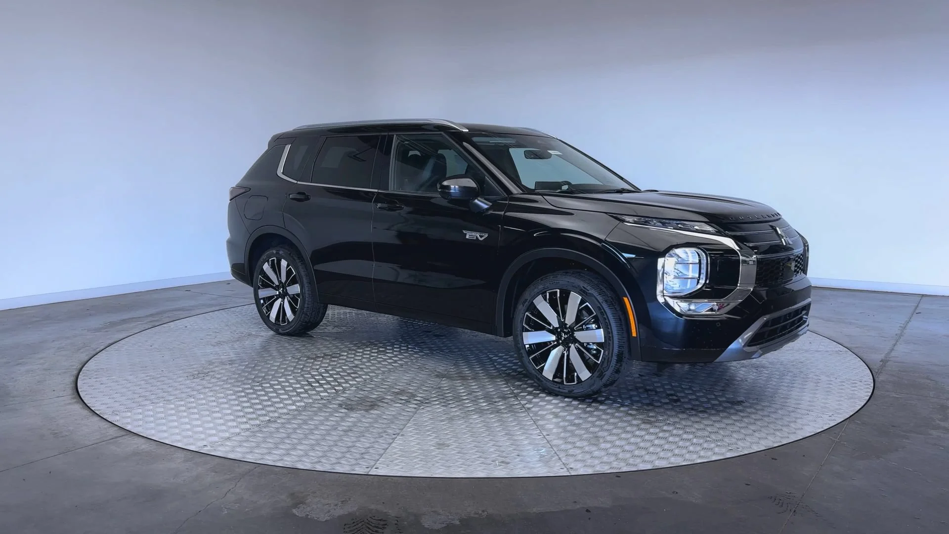 New 2026 Black Diamond Mitsubishi SEL image 2