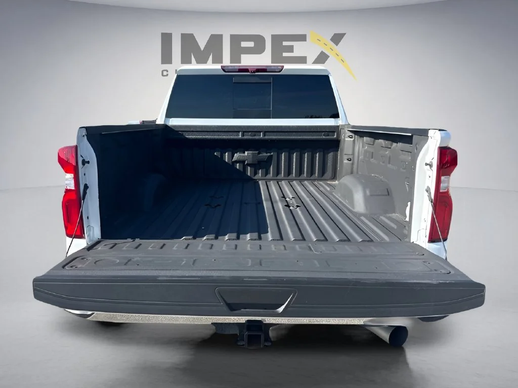 Used 2022 SUMMIT WHITE Chevrolet LTZ image 33