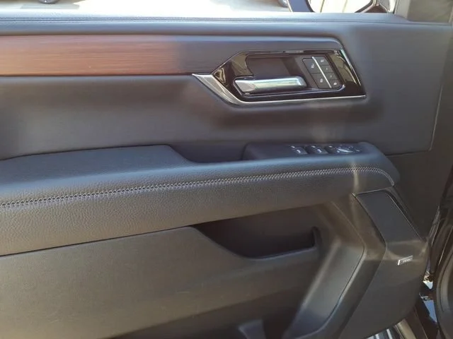 Used 2025 Onyx Black GMC Denali image 18