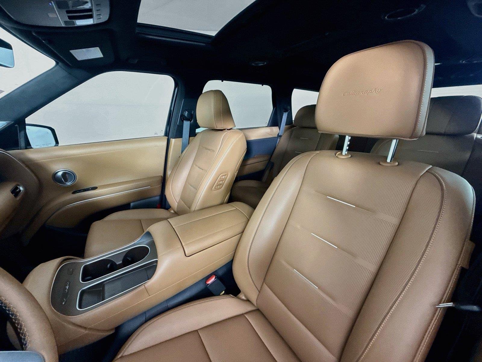 Used 2026 Abyss Black Pearl Hyundai Calligraphy image 3