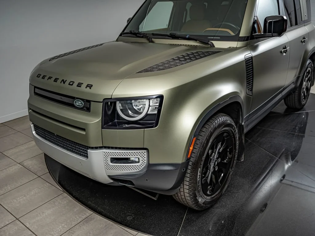 Used 2023 Pangea Green Metallic Land Rover S image 14