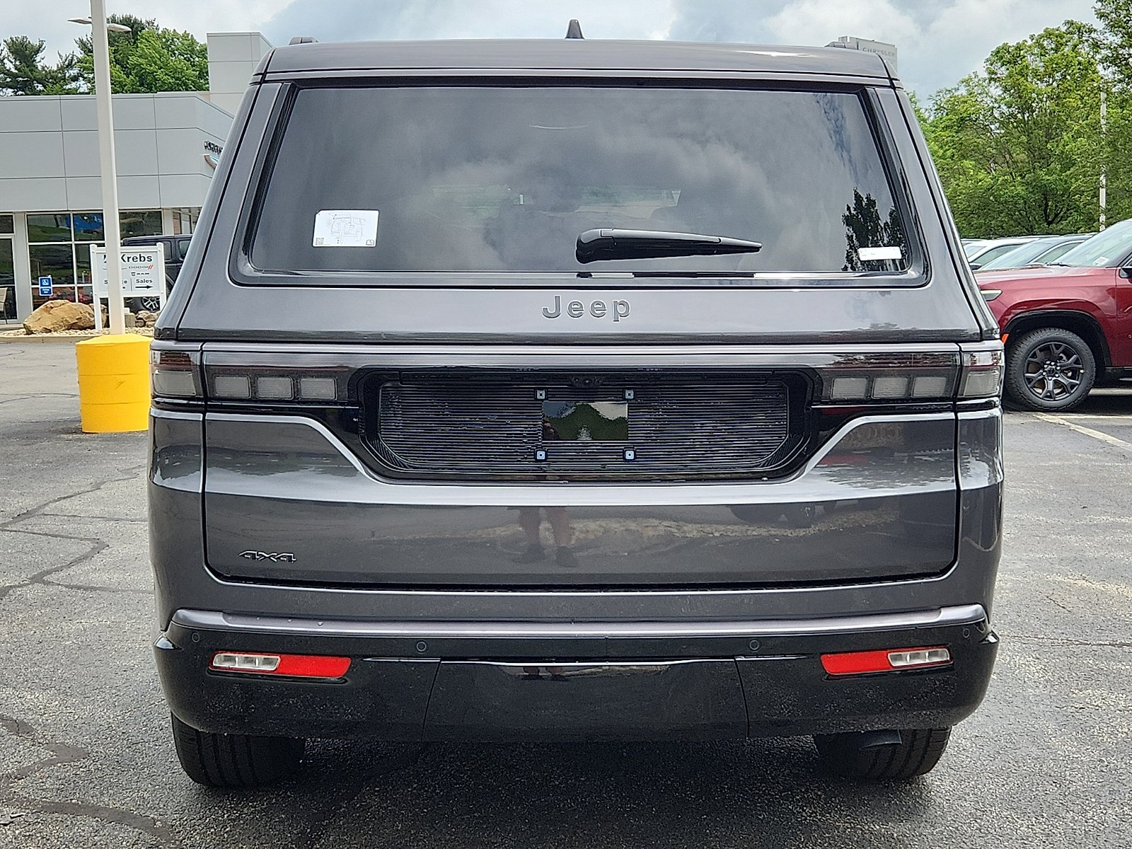 New 2026 Baltic-Gray Metallic Clear-Coat Exterior Paint Jeep Limited Altitude 4x4 image 5