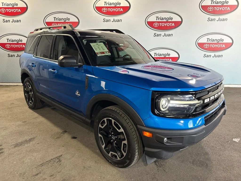 Used 2022 Blue Ford Outer Banks image 3