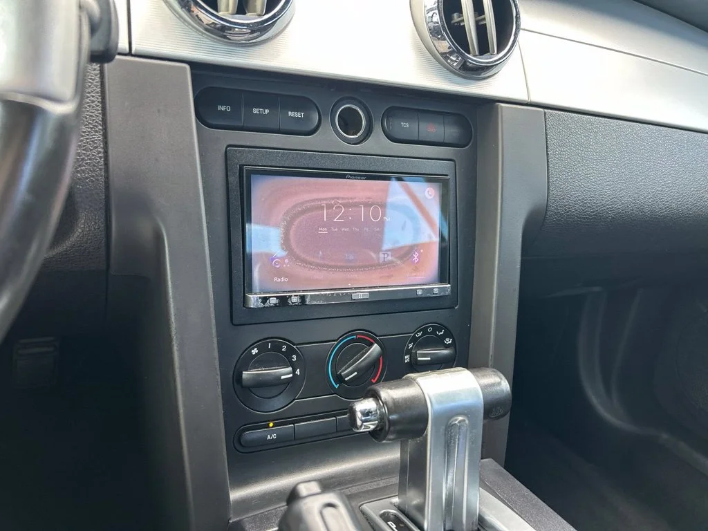 Used 2006 Black Clearcoat Ford  image 25