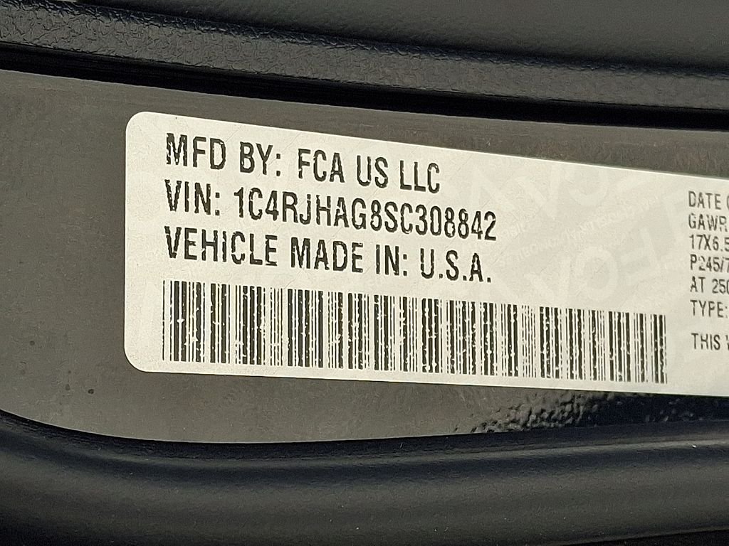 Used 2025 Black Jeep Laredo image 27