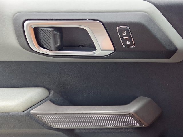 Used 2023 Gray Ford Badlands image 33