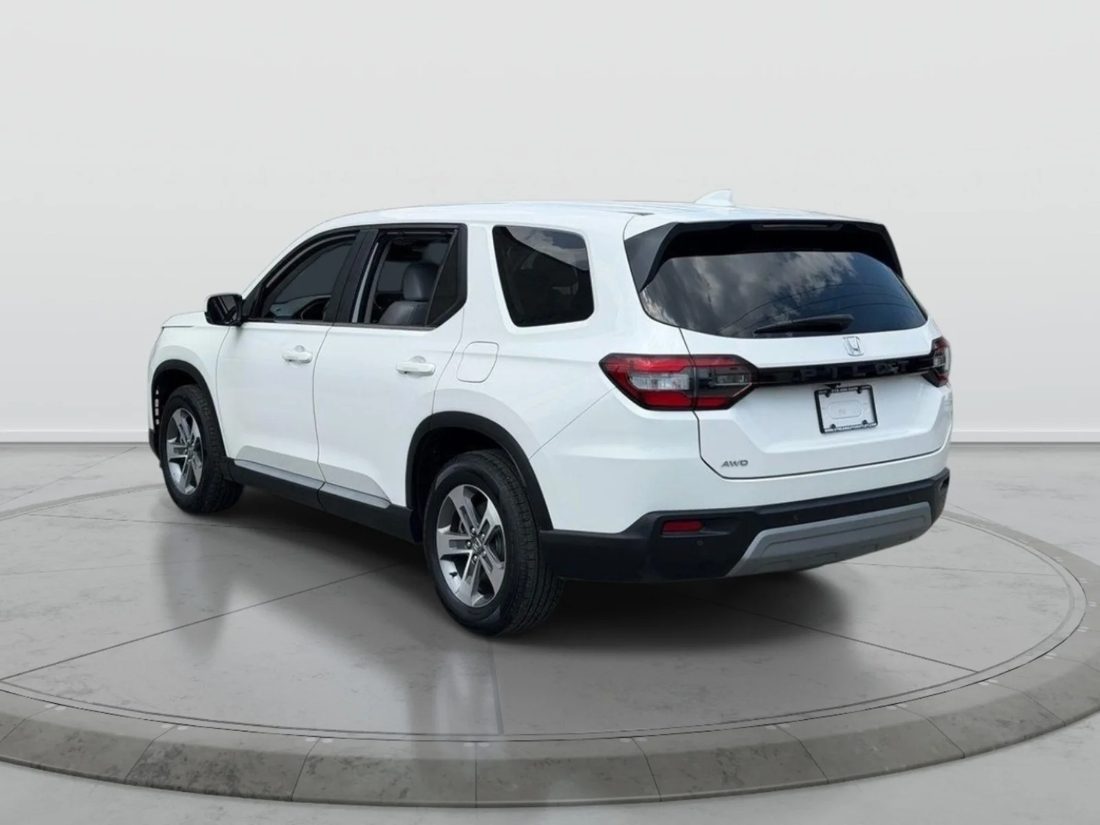 Used 2025 White Honda EX-L image 4