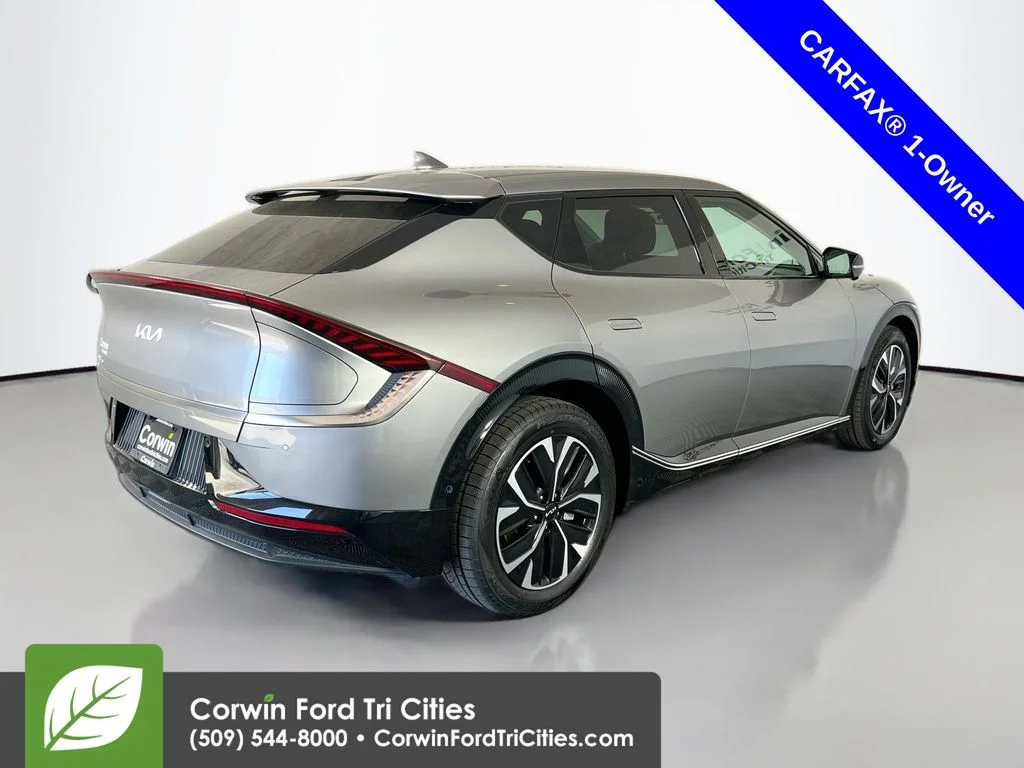 Used 2024 Gray Kia Wind image 16
