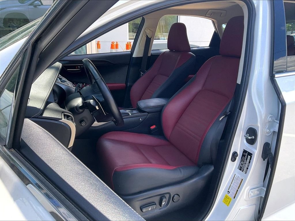 Used 2021 White Lexus 300h image 10