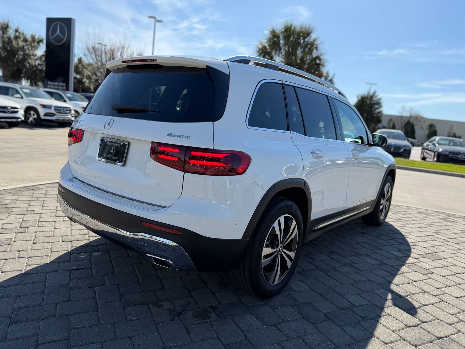 New 2026 Polar White Mercedes-Benz GLB 250 image 33