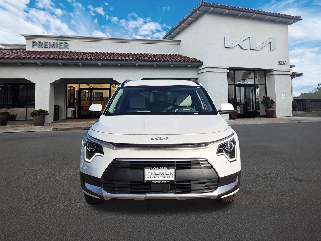 New 2026 Snow White Pearl Kia EX image 3