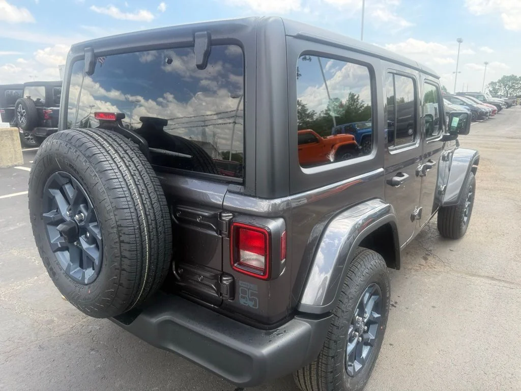 New 2026 Granite Crystal Metallic Clear-Coat Exterior Paint Jeep 85th Anniversary Edition image 3