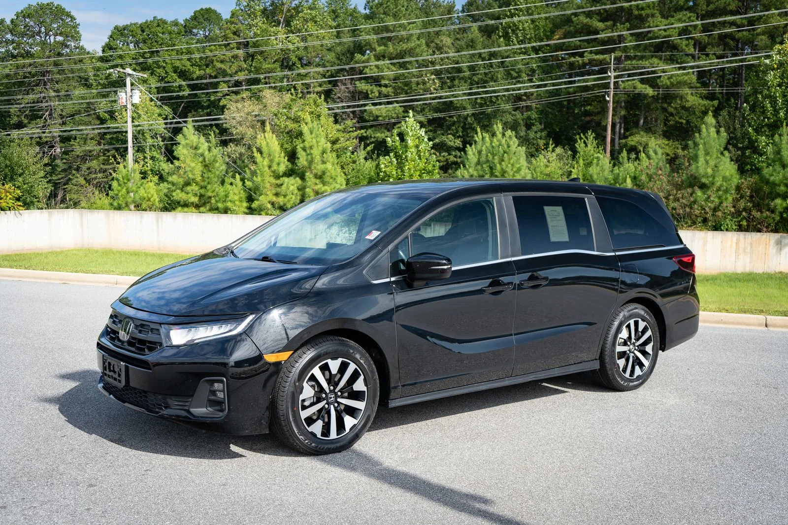 Used 2025 Black Honda EX-L image 3