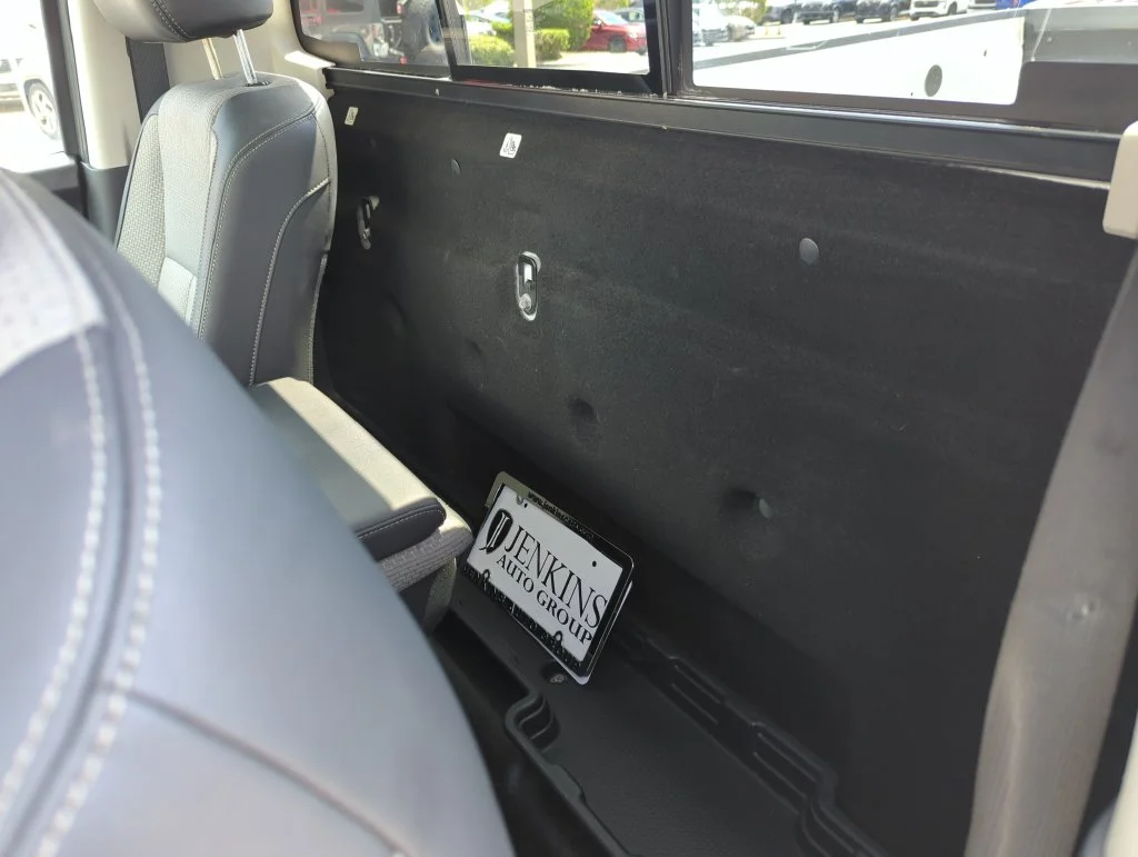 Used 2019 White Nissan S image 22