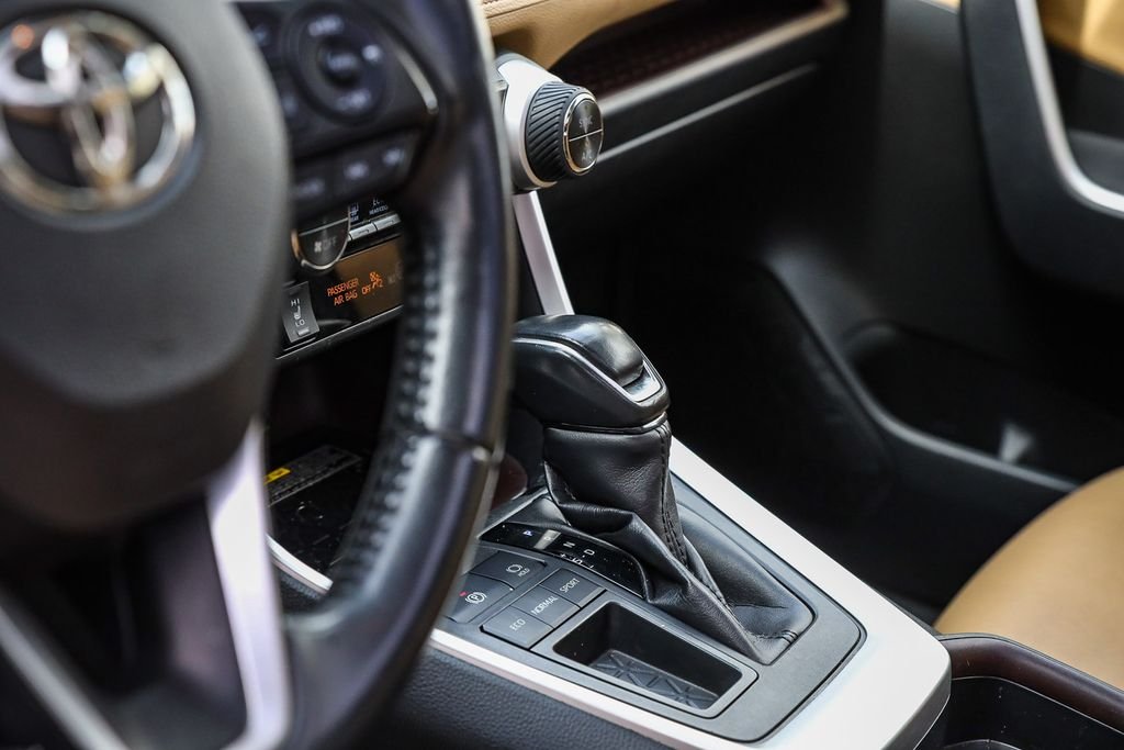 Used 2019 Midnight Black Metallic Toyota Limited image 23