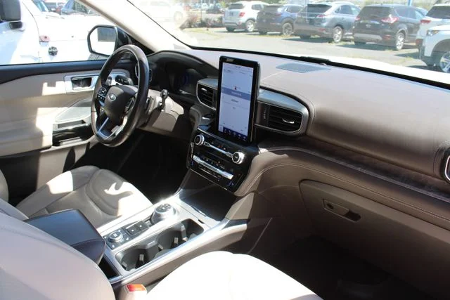 Used 2021 White Ford Platinum image 18