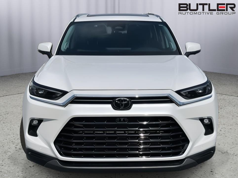 Used 2025 White (Wind Chill Pearl) Toyota Limited image 8
