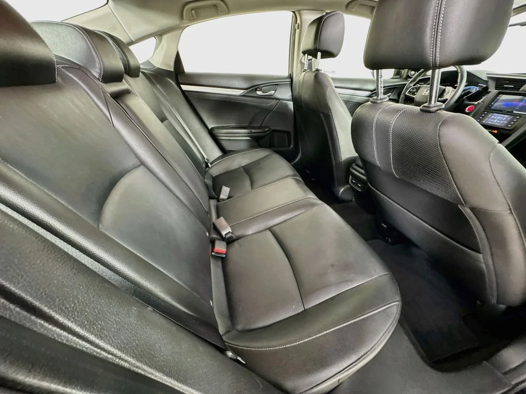 Used 2018 Black Honda Touring image 33