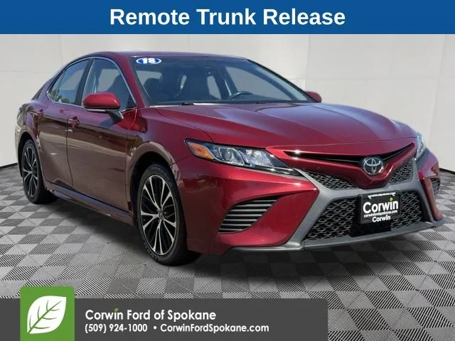 Used 2018 Ruby Flare Pearl Toyota SE image 5