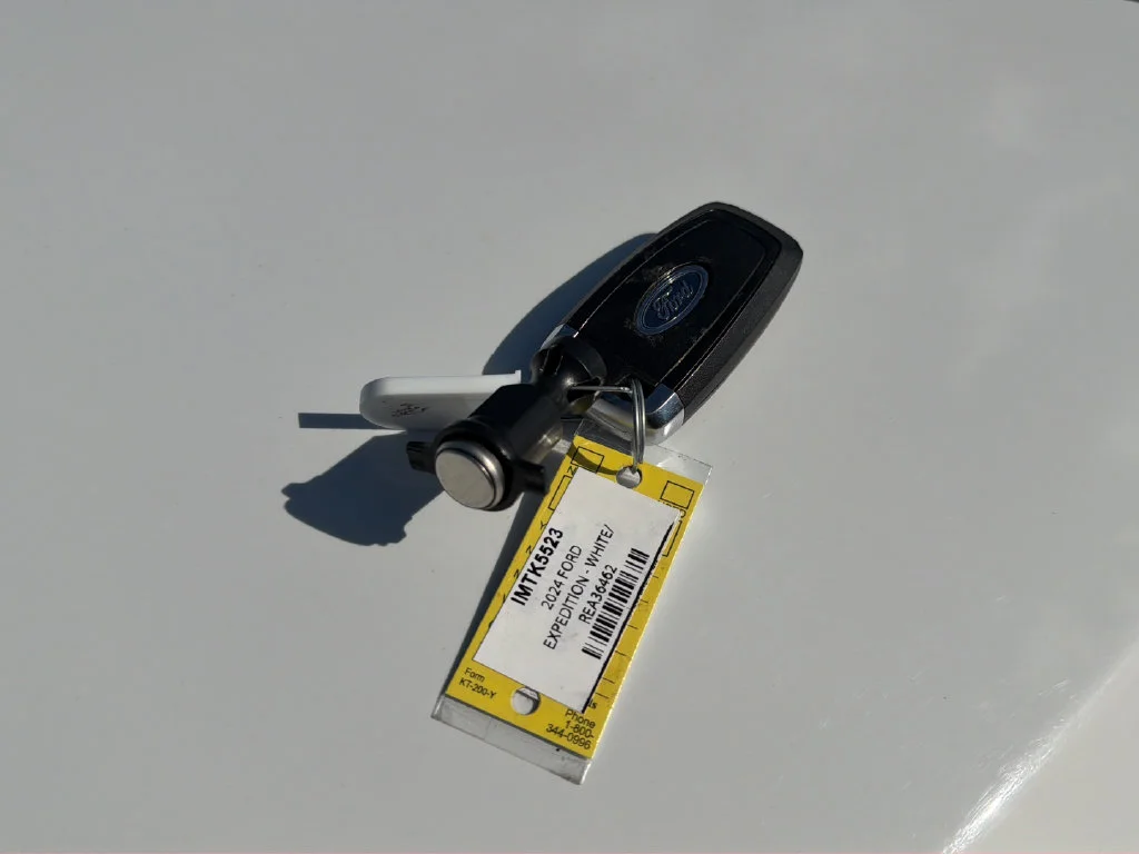 Used 2024 White Ford Limited image 10