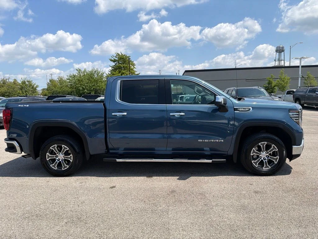 Used 2024 Blue GMC SLT image 8