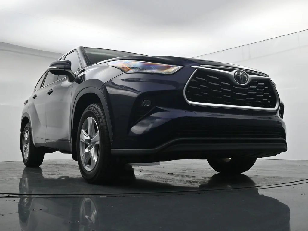 Used 2023 Blue Toyota LE image 18