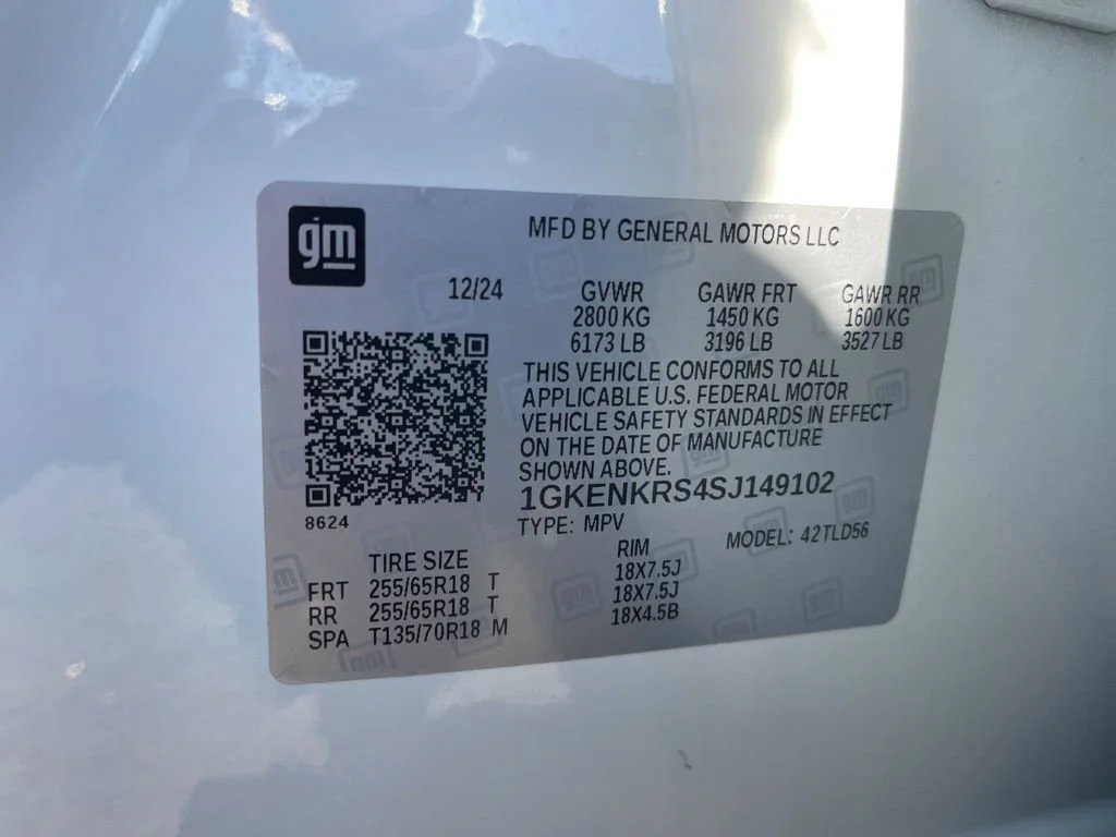 Used 2025 Summit White GMC Elevation image 34