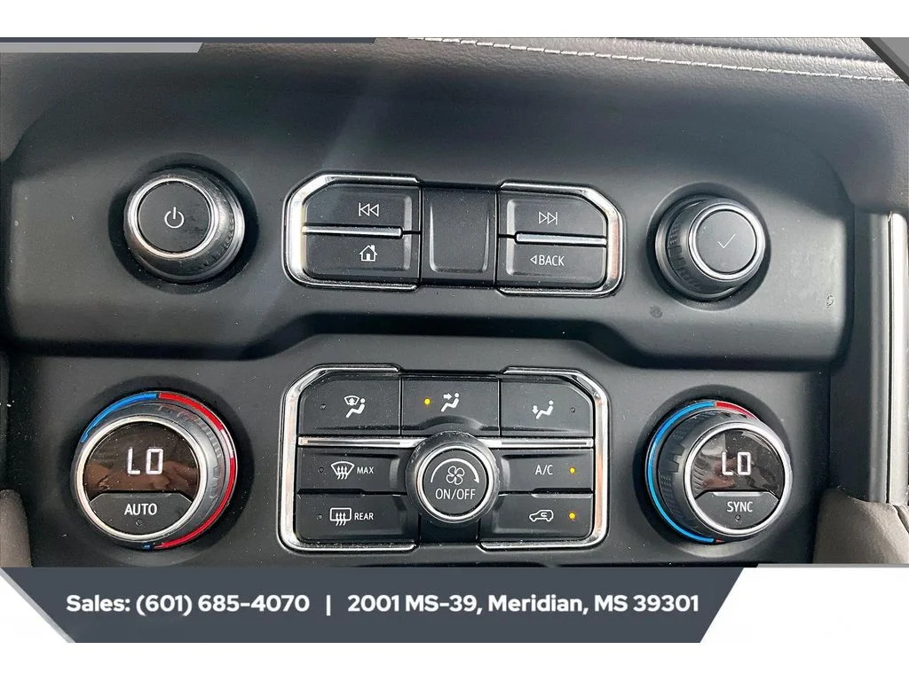 Used 2024 Summit White Chevrolet LT image 23