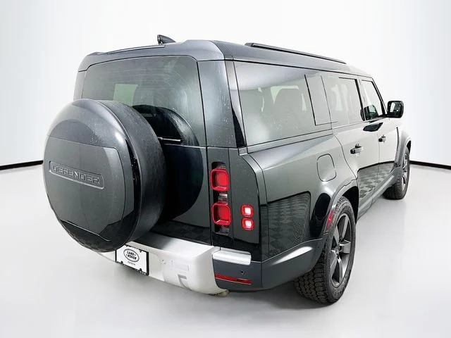 Used 2025 Black Land Rover S image 5