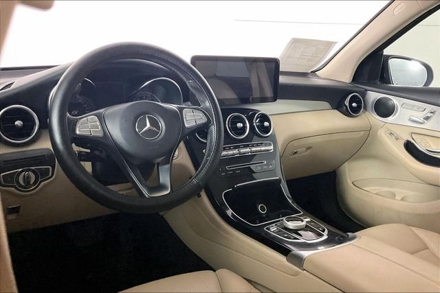 Used 2017  Mercedes-Benz GLC 300 image 3