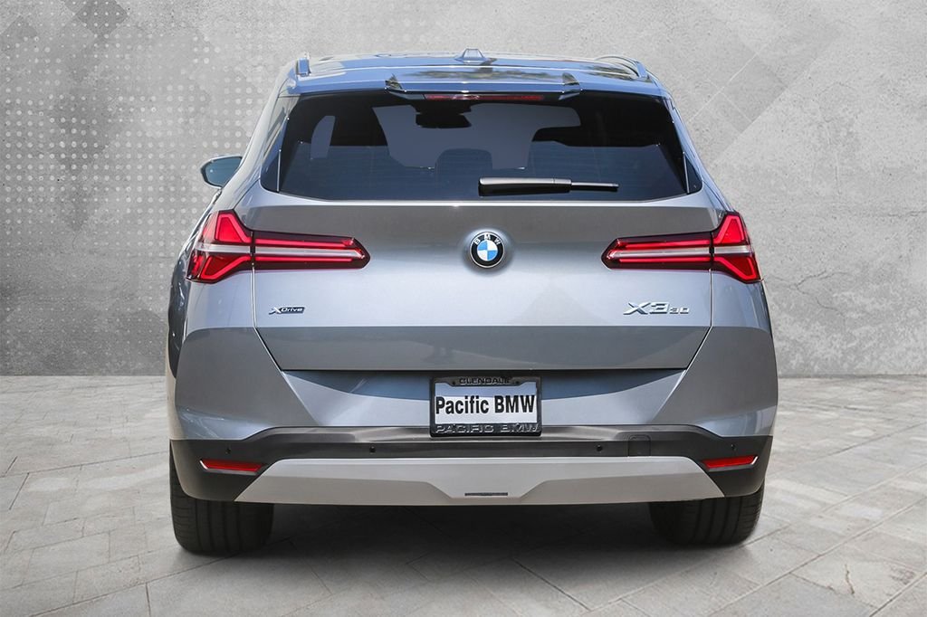 Used 2026 Skyscraper Grey Metallic BMW 30 xDrive image 5